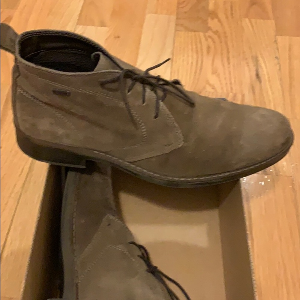 Chelsea boots